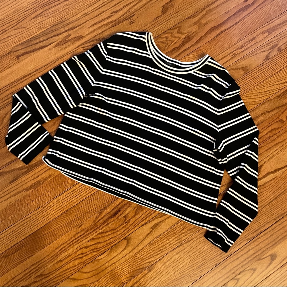 New without tags! Cropped striped top